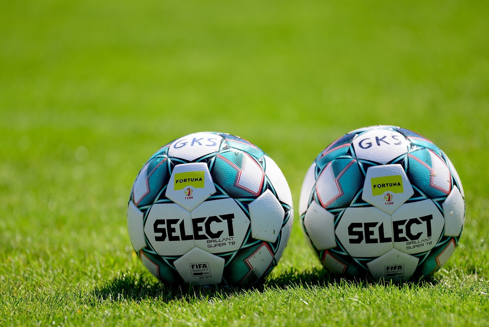 Biało-turkusowa piłka nożna Select Brillant Super TB Fortuna 1 Liga - rozmiar 5 - obrazek 3