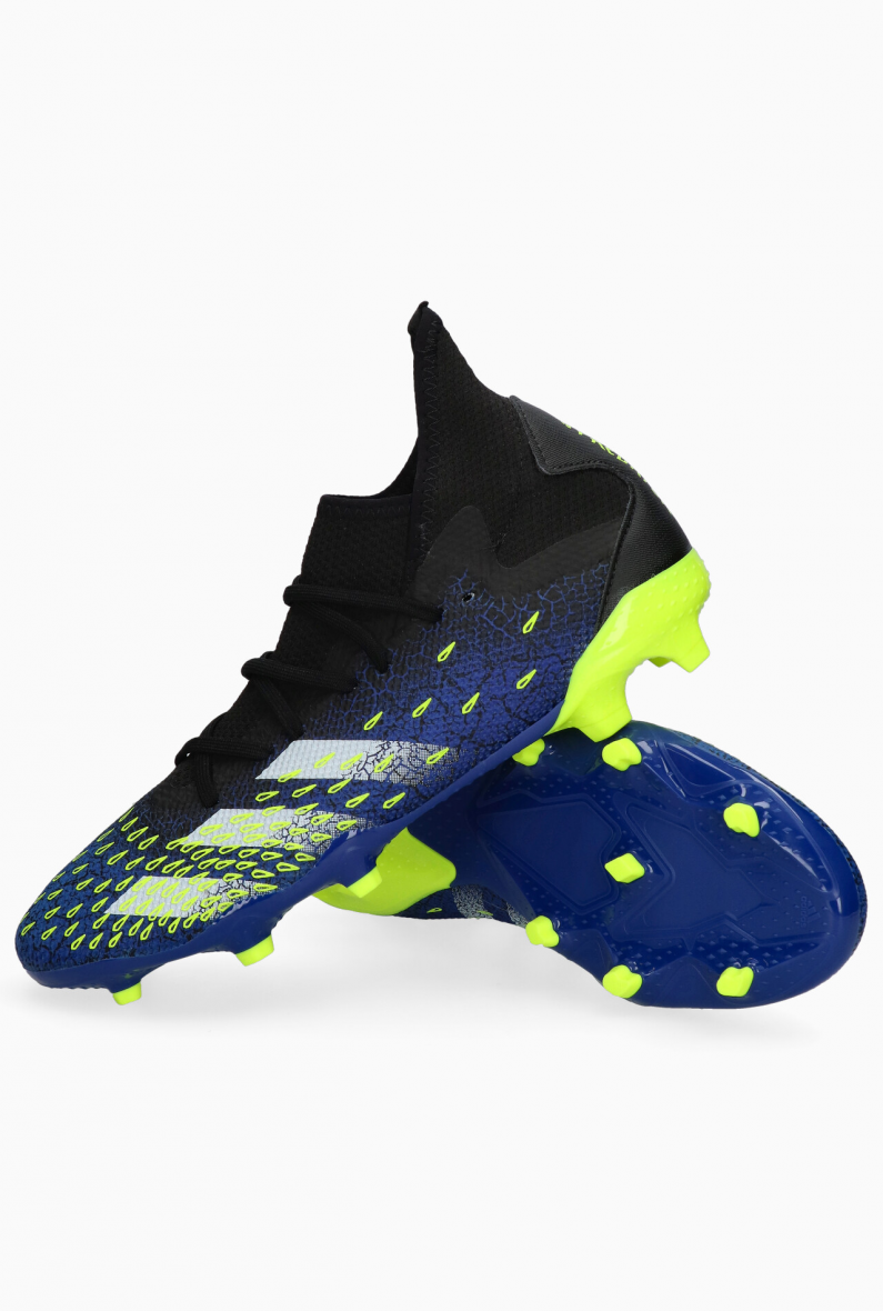 Buty piłkarskie korki Adidas Predator Freak.3 FG FY0610